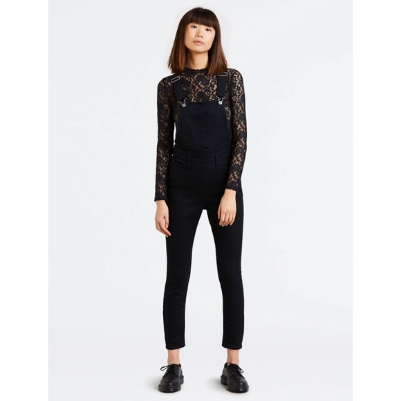 Black Overalls Levi’s: Stylish Workwear with Timeless Appeal